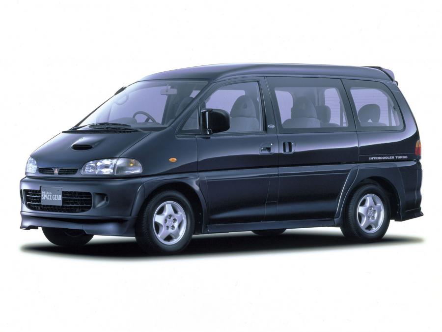  Mitsubishi Delica Space Gear 1994 года  (фото 3 из 4)
